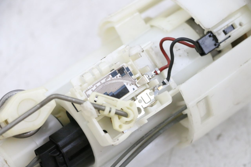 photo de BENZINEPOMP YAMAHA FJR ABS 1300 (2006 - 2012) - Andere kijkhoek