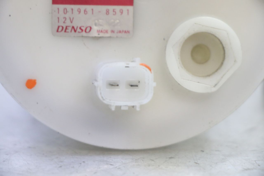 photo de BENZINEPOMP YAMAHA FZ6 N FAZER 600 (2004 - 2006) - Bevestigingspunten