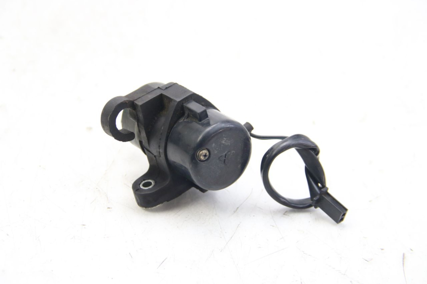 photo de BENZINEPOMP YAMAHA FZS FAZER 600 (2001 - 2003) - Andere kijkhoek