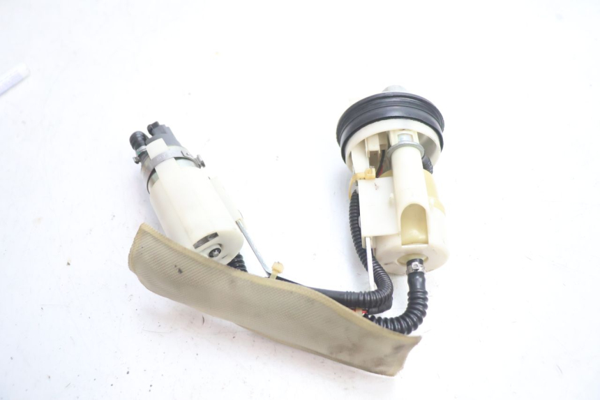 photo de BENZINEPOMP GILERA GP 800 (2007 - 2013) - Andere kijkhoek