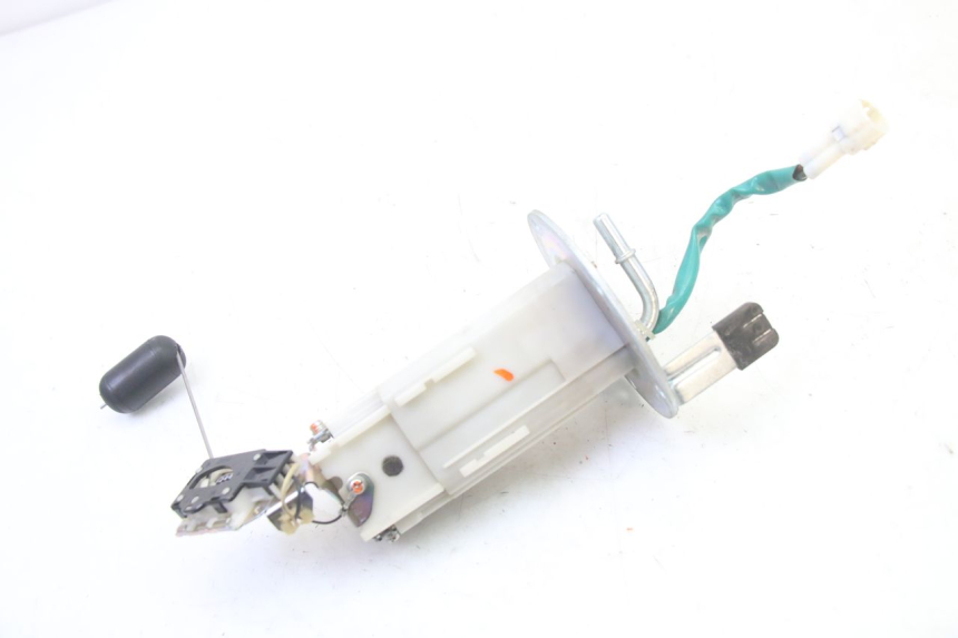 photo de BENZINEPOMP SUZUKI GSR 750 (2011 - 2017) - Detail van het onderdeel