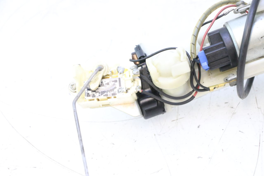 photo de BENZINEPOMP SUZUKI GSR 600 (2005 - 2012) - Productaanzicht