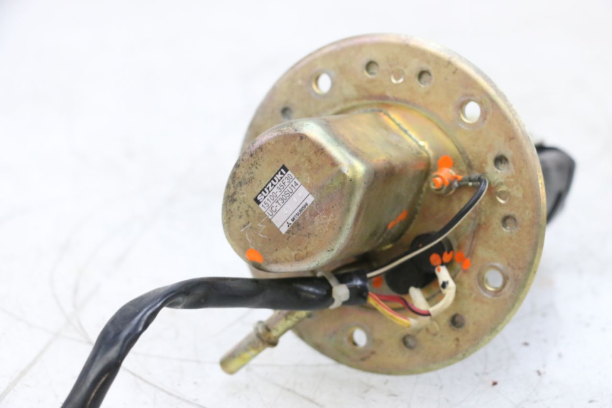 photo de BENZINEPOMP SUZUKI GSXR GSX-R 1000 (2003 - 2004) - Andere kijkhoek