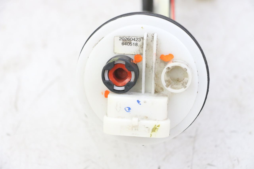 photo de BENZINEPOMP PIAGGIO IE MP3 YOURBAN 300 (2011 - 2016) - Andere kijkhoek