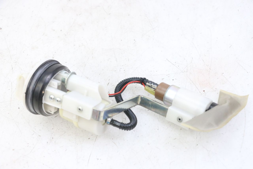 photo de BENZINEPOMP PIAGGIO IE MP3 YOURBAN 300 (2011 - 2016) - Bevestigingspunten