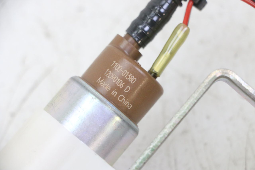 photo de BENZINEPOMP PIAGGIO IE MP3 YOURBAN 300 (2011 - 2016) - Markeringen en referenties