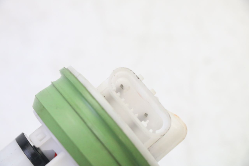 photo de BENZINEPOMP PIAGGIO MP3 HPE 310 (2024 - 2025) - Bevestigingspunten