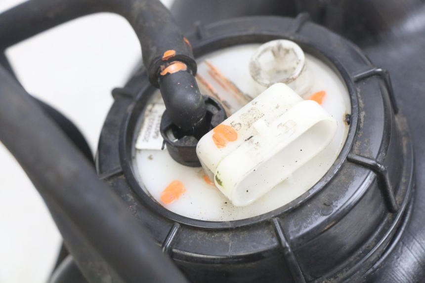 photo de BENZINEPOMP PIAGGIO MP3 LT 400 (2007 - 2012) - Andere kijkhoek