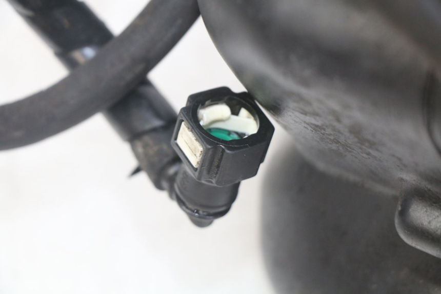 photo de BENZINEPOMP PIAGGIO MP3 LT 400 (2007 - 2012) - Technische close-up