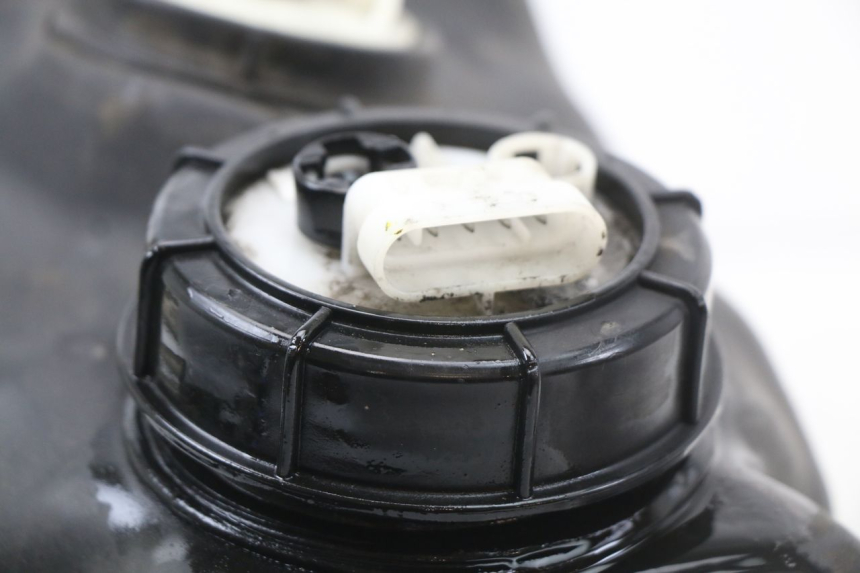 photo de BENZINEPOMP PIAGGIO MP3 LT 400 (2007 - 2012) - Bevestigingspunten