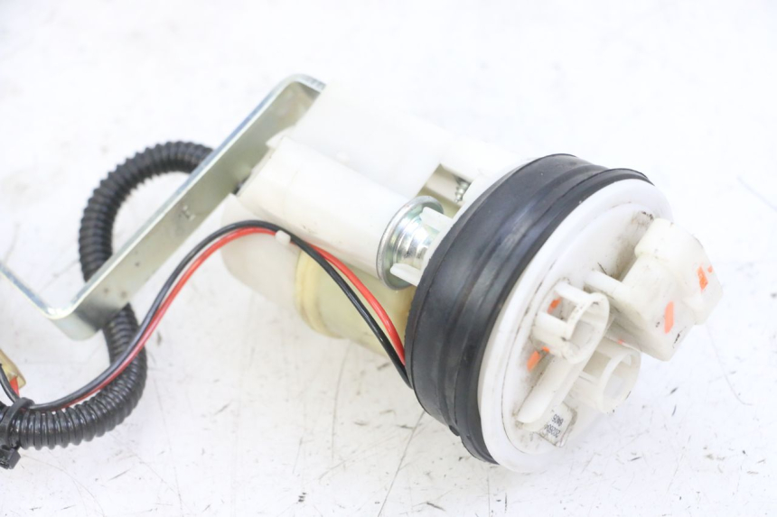 photo de BENZINEPOMP PIAGGIO MP3 LT 300 (2010 - 2016) - Zoom op componenten