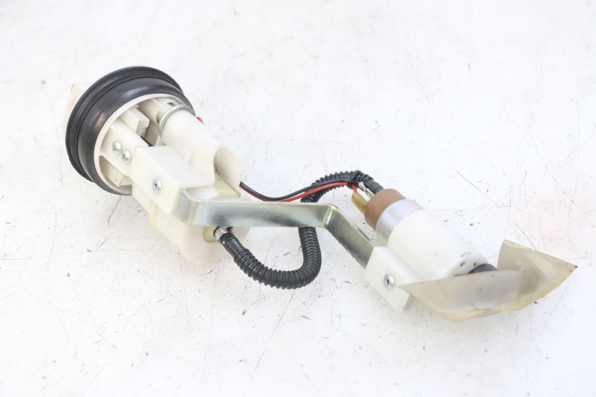 photo de BENZINEPOMP PIAGGIO MP3 LT 300 (2010 - 2016) - Markeringen en referenties