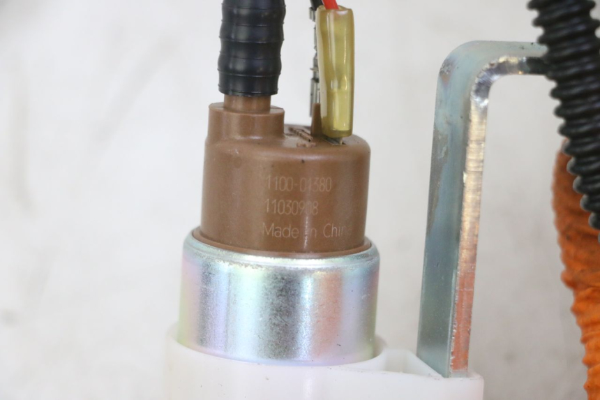 photo de BENZINEPOMP PIAGGIO MP3 LT 300 (2010 - 2016) - Andere kijkhoek