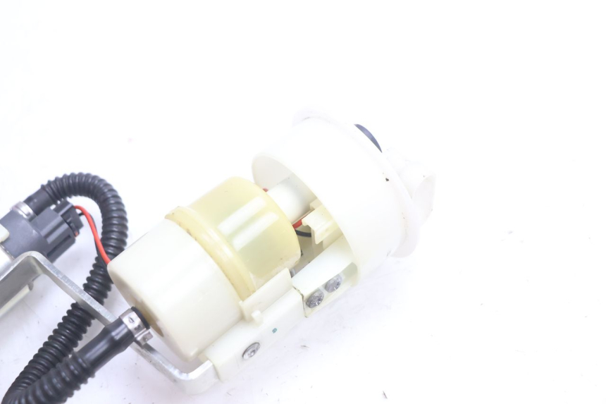photo de BENZINEPOMP PIAGGIO MP3 LT 400 (2007 - 2012) - Zoom op gebruiksstaat