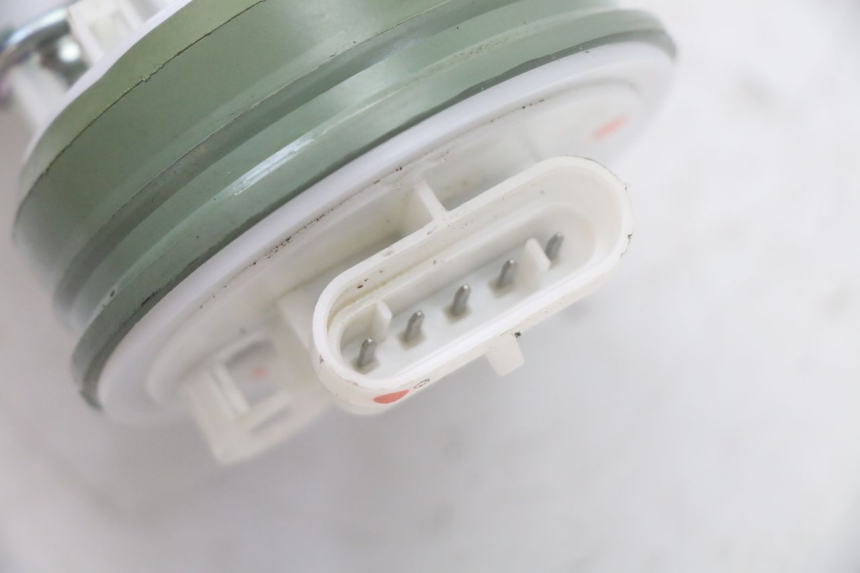 photo de BENZINEPOMP PIAGGIO MP3 500 (2014 - 2017) - Andere kijkhoek