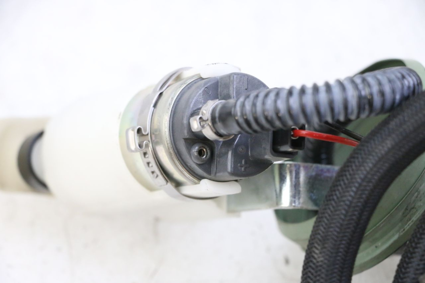 photo de BENZINEPOMP PIAGGIO MP3 500 (2014 - 2017) - Zoom op componenten