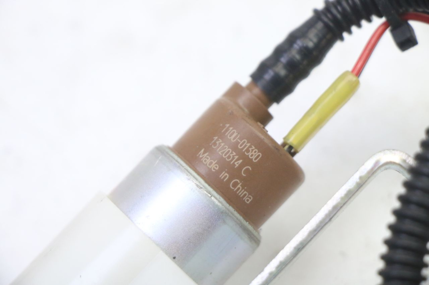 photo de BENZINEPOMP PIAGGIO MP3 RL 250 (2006 - 2010) - Detail van het onderdeel