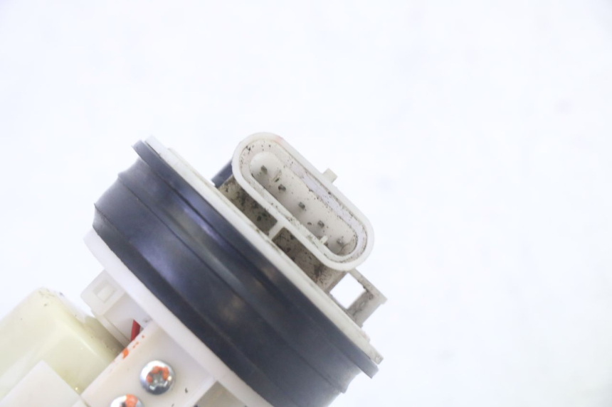 photo de BENZINEPOMP PIAGGIO MP3 500 (2011 - 2015) - Zoom op gebruiksstaat