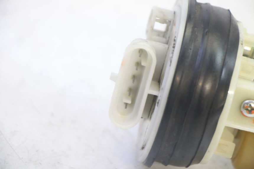 photo de BENZINEPOMP PIAGGIO MP3 RL 250 (2006 - 2010) - Bevestigingspunten