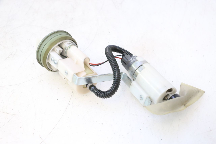 photo de BENZINEPOMP PIAGGIO MP3 500 (2016 - 2018) - Detail van het onderdeel