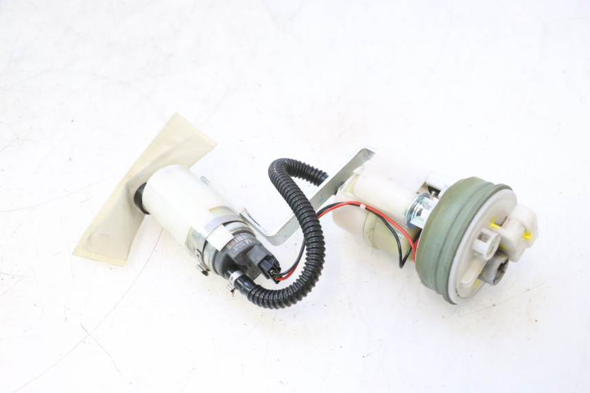 photo de BENZINEPOMP PIAGGIO MP3 500 (2016 - 2018) - Kenmerkende details