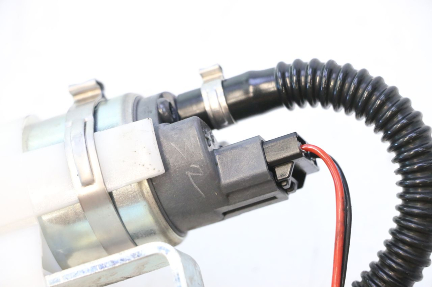 photo de BENZINEPOMP PIAGGIO MP3 500 (2016 - 2018) - Zoom op gebruiksstaat