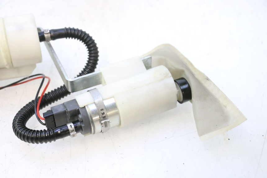 photo de BENZINEPOMP PIAGGIO MP3 500 (2011 - 2015) - Kenmerkende details