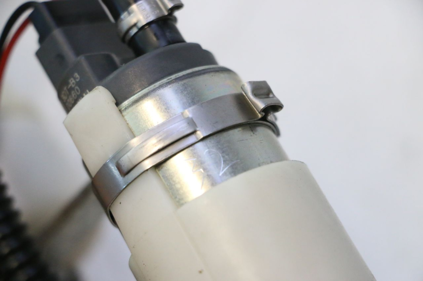 photo de BENZINEPOMP PIAGGIO MP3 500 (2011 - 2015) - Zoom op gebruiksstaat
