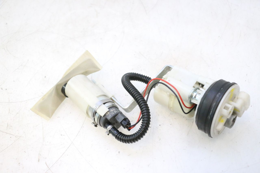 photo de BENZINEPOMP PIAGGIO MP3 500 (2011 - 2015) - Technische close-up