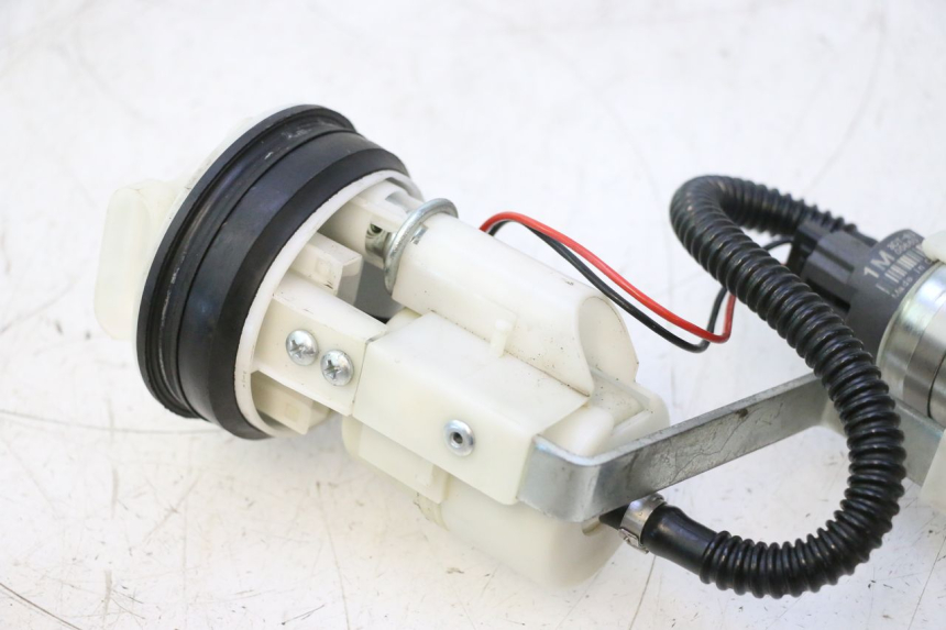 photo de BENZINEPOMP PIAGGIO MP3 500 (2011 - 2015) - Bevestigingspunten