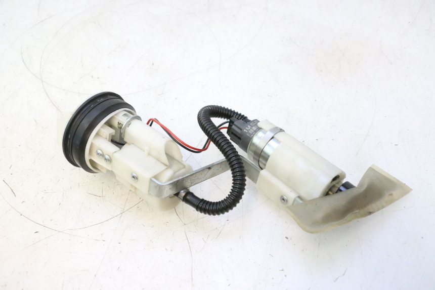 photo de BENZINEPOMP PIAGGIO MP3 500 (2011 - 2015) - Gecontroleerd onderdeel