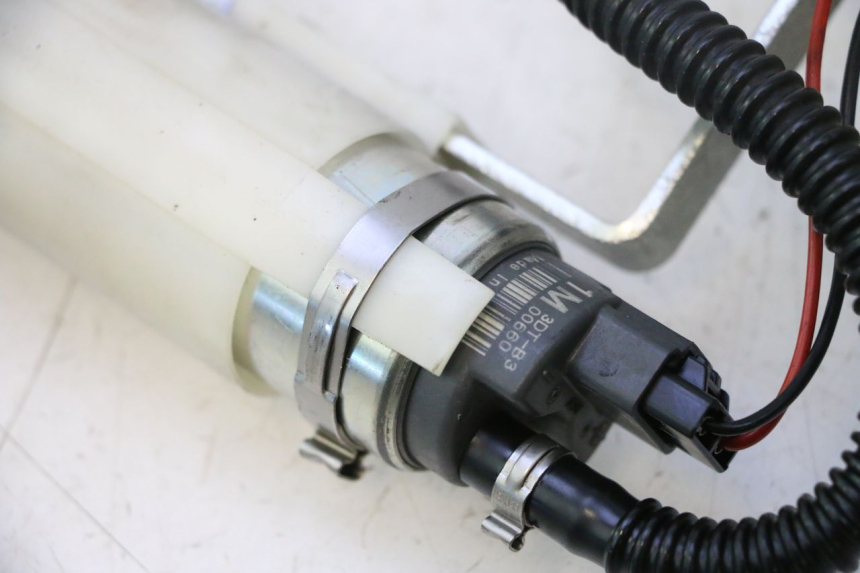 photo de BENZINEPOMP PIAGGIO MP3 500 (2011 - 2015) - Markeringen en referenties