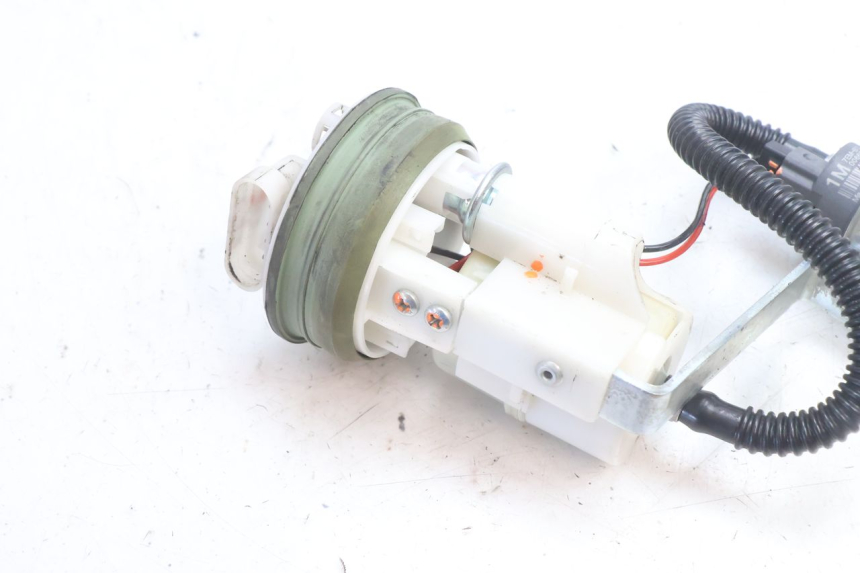 photo de BENZINEPOMP PIAGGIO MP3 500 (2016 - 2018) - Detail van het onderdeel