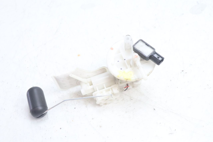 photo de Brandstofpomp YAMAHA N-MAX NMAX 125 (2021 - 2024) - Zoom op gebruiksstaat