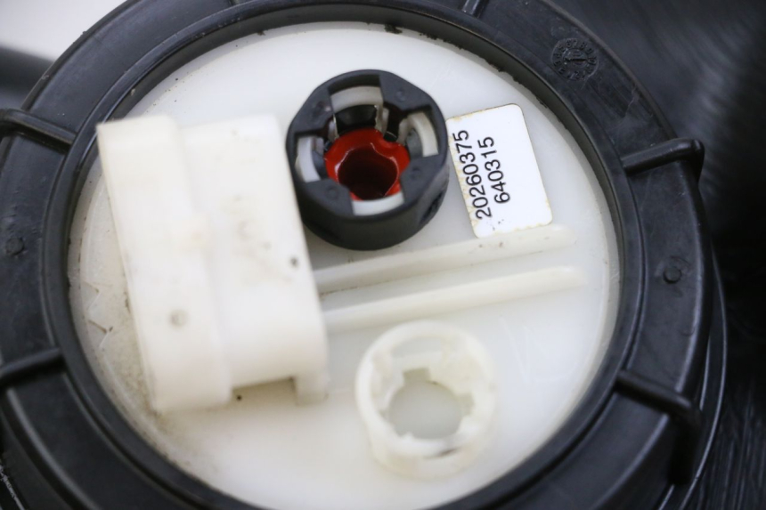 photo de BENZINEPOMP PIAGGIO MP3 LT 400 (2007 - 2012) - Detail van het onderdeel