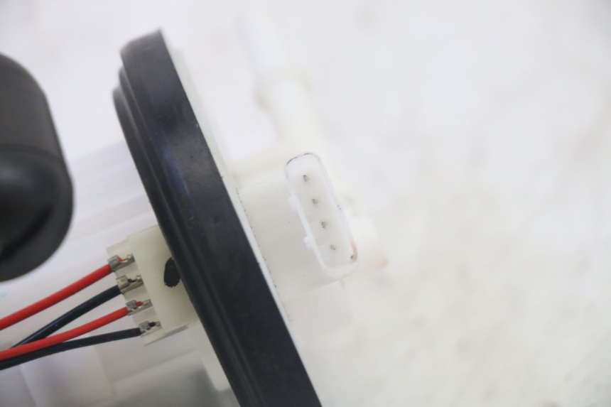 photo de BENZINEPOMP JM MOTORS SANTANA EVO 50 (2024 - 2026) - Zoom op gebruiksstaat