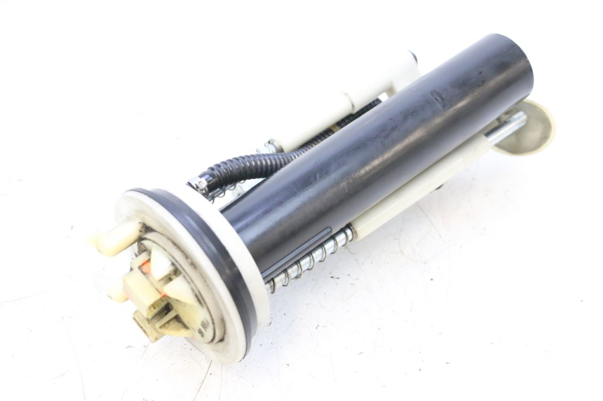 photo de BENZINEPOMP PEUGEOT SATELIS COMPRESSOR K15 125 (2006 - 2009) - Kenmerkende details