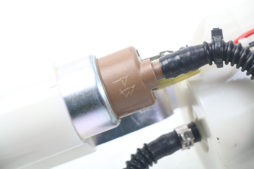 photo de BENZINEPOMP PEUGEOT SATELIS 300 (2012 - 2015) - Bevestigingspunten