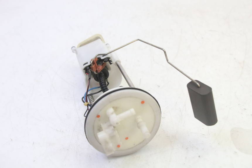 photo de BENZINEPOMP PEUGEOT SATELIS 125 (2013 - 2018) - Detail van het onderdeel