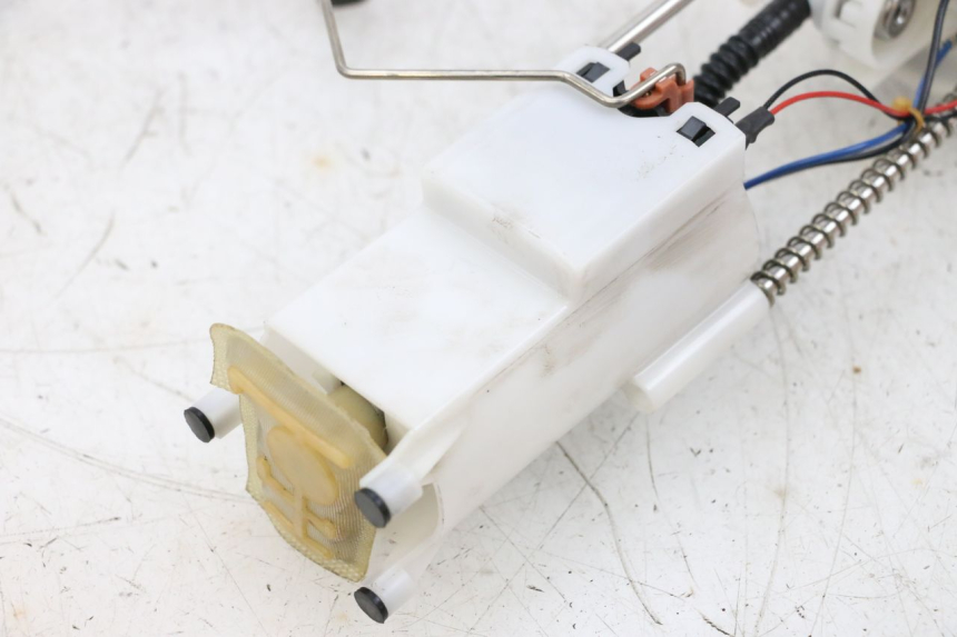 photo de BENZINEPOMP PEUGEOT SATELIS 125 (2013 - 2018) - Zoom op gebruiksstaat