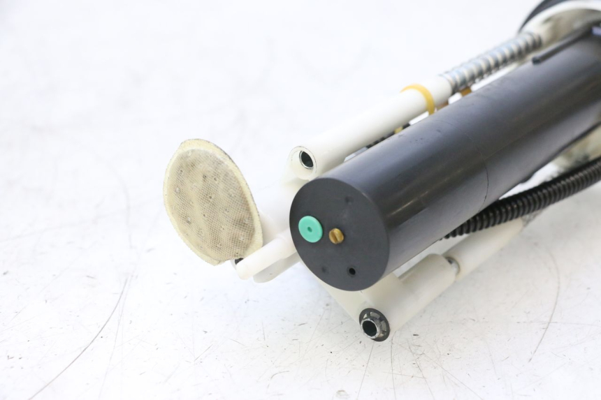 photo de BENZINEPOMP PEUGEOT SATELIS 125 (2006 - 2009) - Zoom op gebruiksstaat