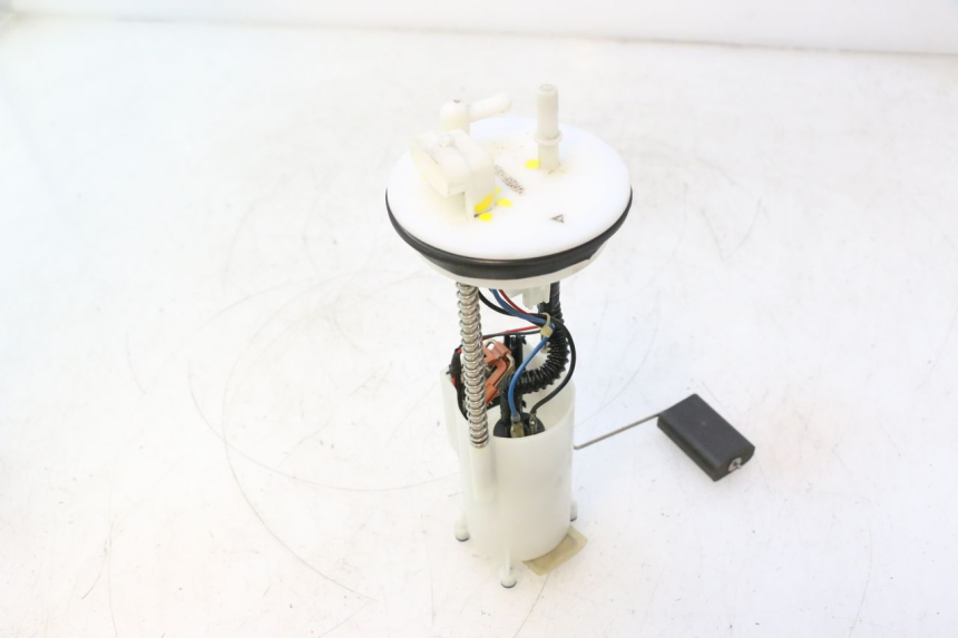 photo de BENZINEPOMP PEUGEOT SATELIS 125 (2013 - 2018) - Zoom op gebruiksstaat