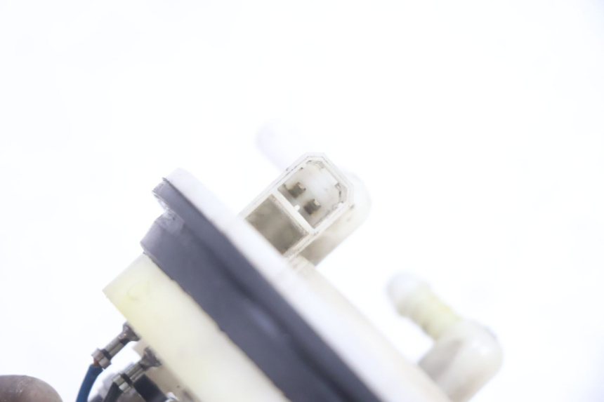photo de BENZINEPOMP PEUGEOT SATELIS 125 (2006 - 2009) - Andere kijkhoek