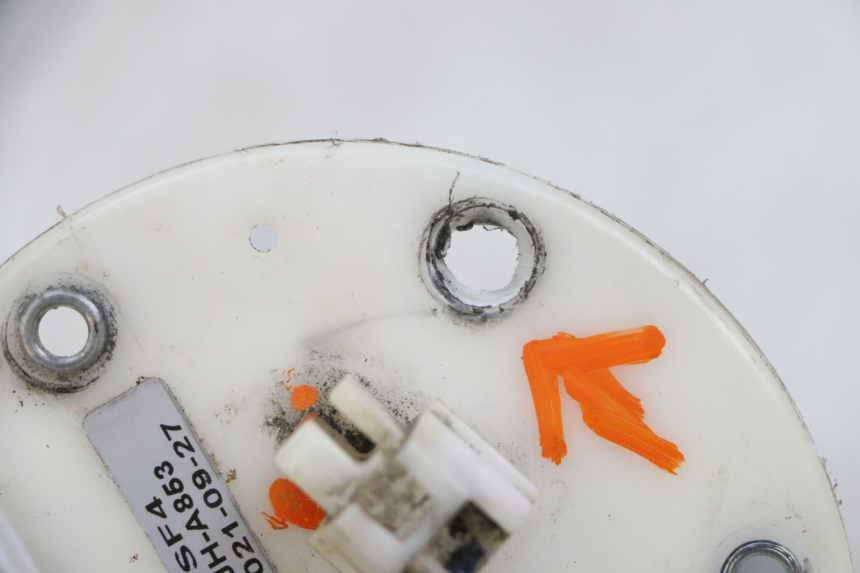 photo de BENZINEPOMP PEUGEOT SPEEDFIGHT 4 4T EFI 50 (2021 - 2025) - Zoom op gebruiksstaat