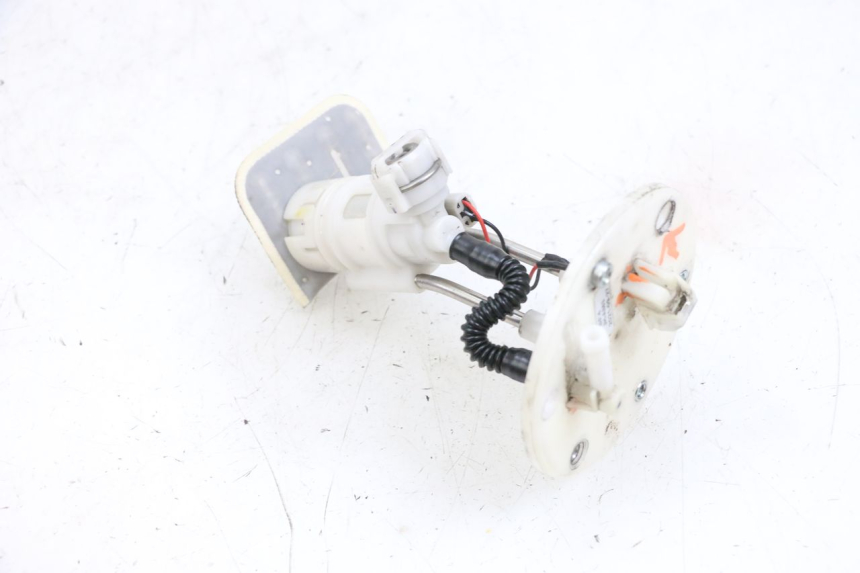 photo de BENZINEPOMP PEUGEOT SPEEDFIGHT 4 4T EFI 50 (2021 - 2025) - Bevestigingspunten