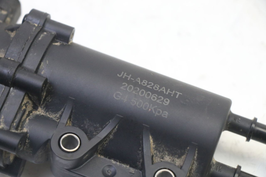 photo de BENZINEPOMP PEUGEOT STREETZONE I NAKED 2T 50 (2018 - 2020) - Detail van het onderdeel