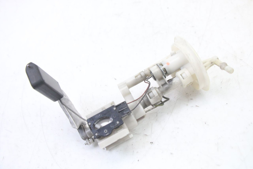 photo de BENZINEPOMP SUZUKI BURGMAN 125 (2015 - 2017) - Hoofdaanzicht