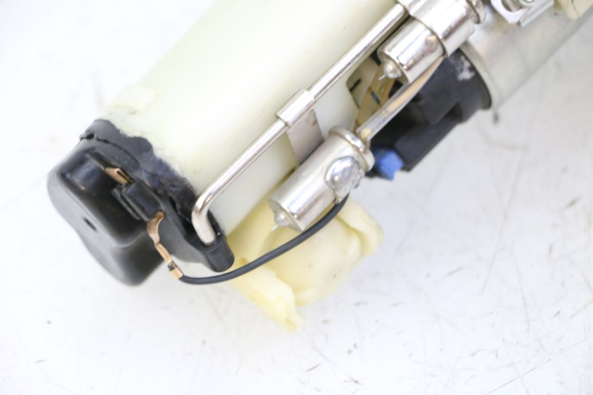 photo de BENZINEPOMP SUZUKI SV S 650 (2003 - 2009) - Zoom op componenten