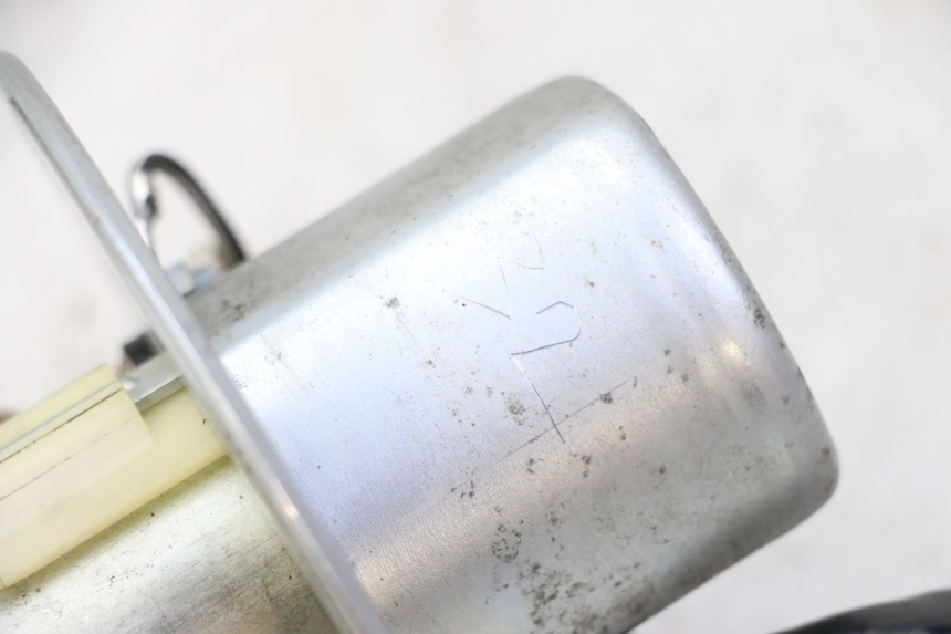 photo de BENZINEPOMP SUZUKI SV S 650 (2003 - 2009) - Zoom op gebruiksstaat