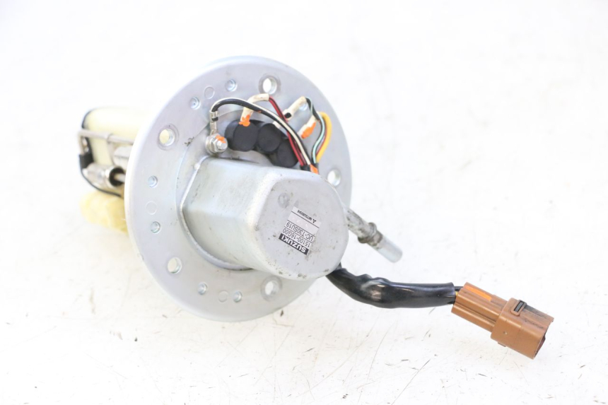 photo de BENZINEPOMP SUZUKI SV S 650 (2003 - 2009) - Markeringen en referenties